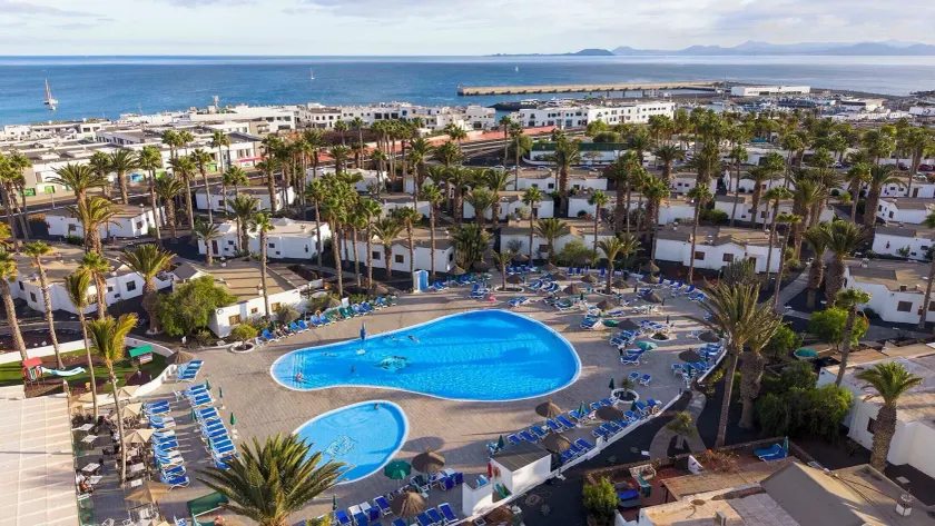 Ona Las Brisas - Image 1