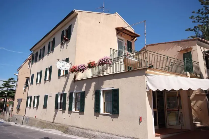 Hotel Anselmi - Image 1