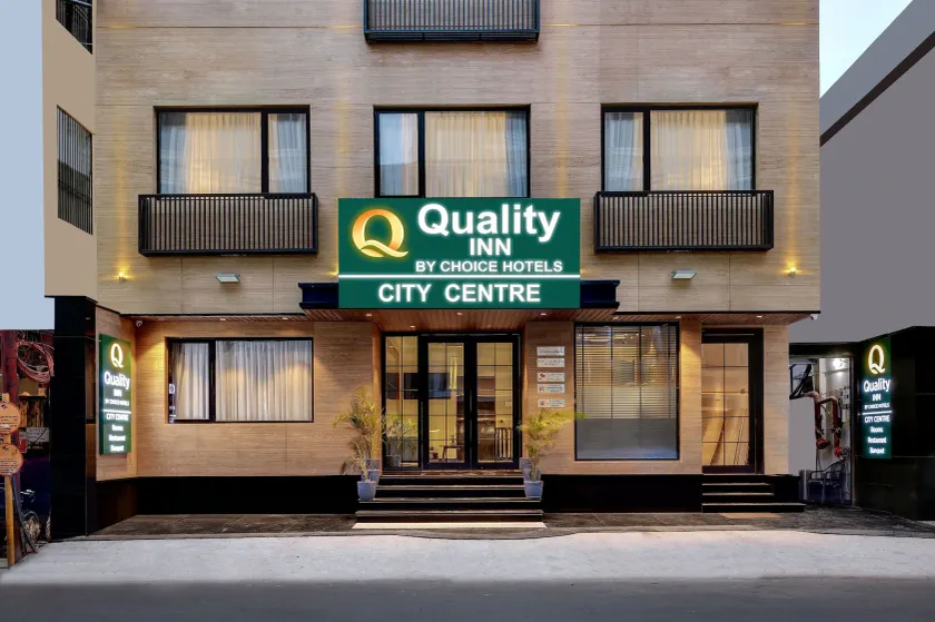 Quality Inn City Centre Varanasi - Image 1