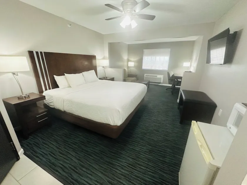 BridgePointe Inn & Suites by BPhotels, Lincoln I-80 & 27th St - Image 1