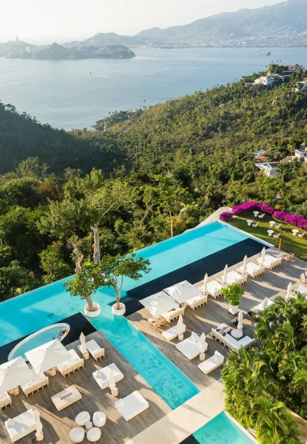 Encanto Acapulco - Image 1
