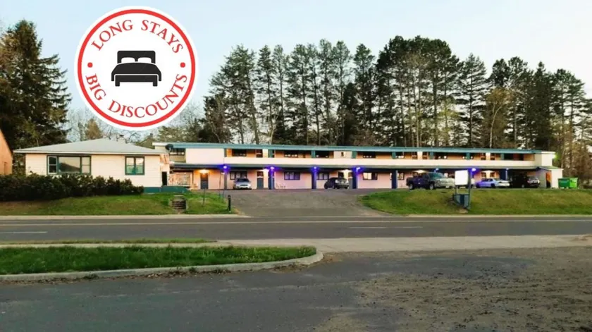 Love Hotels Timberline By OYO Lake Superior - Image 1