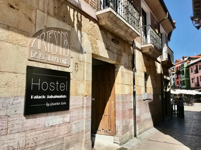Quartier Leon Hostel Jabalquinto - Image 1