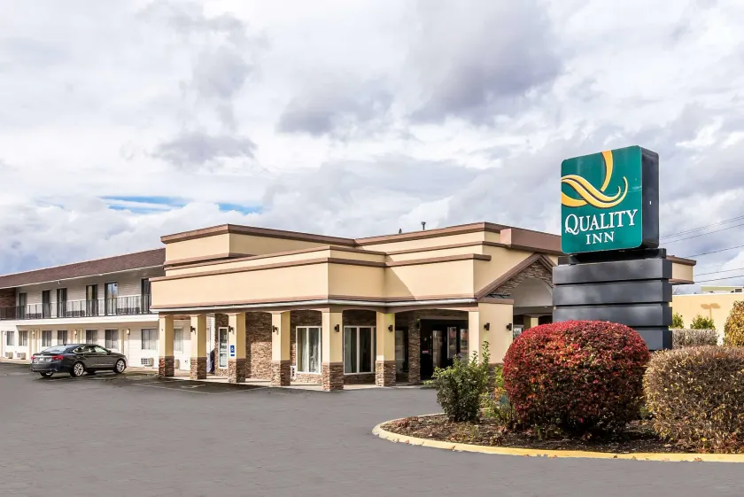 Quality Inn Rutland Killington - Image 1