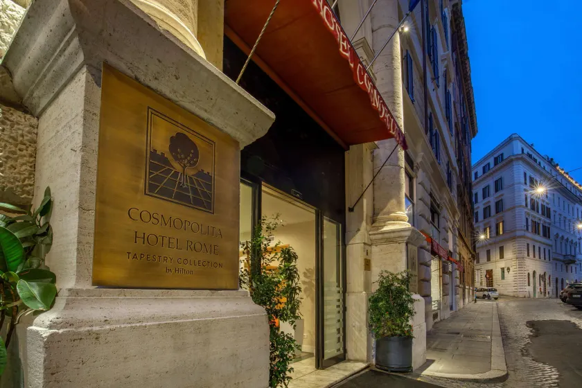 Cosmopolita Rome Colosseum, Tapestry Collection by Hilton - Image 1