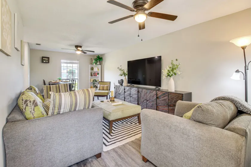 Patio for Al Fresco Dining: Home in Hinesville! - Image 1