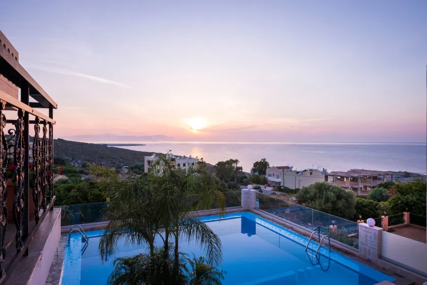 Esplanade Apartments - Heated Pool - Image 1