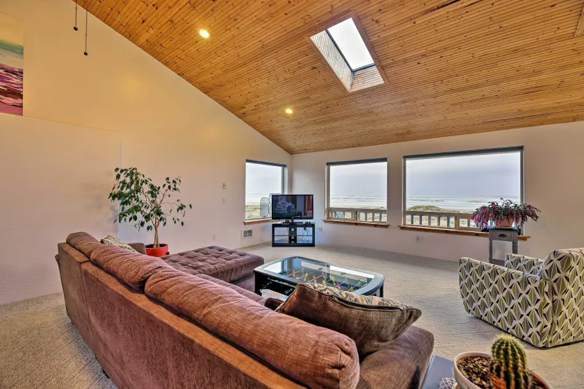 Sanderling Sea Cottages, Unit A: Pet Friendly! - Image 1