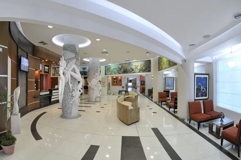 GH Galeria Hotel - Interior entrance