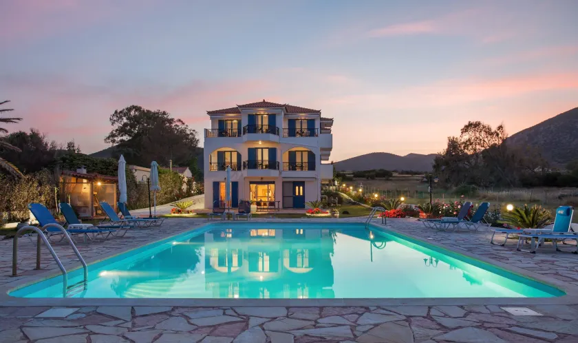 Venti Seaside Adult Hotel - Image 1