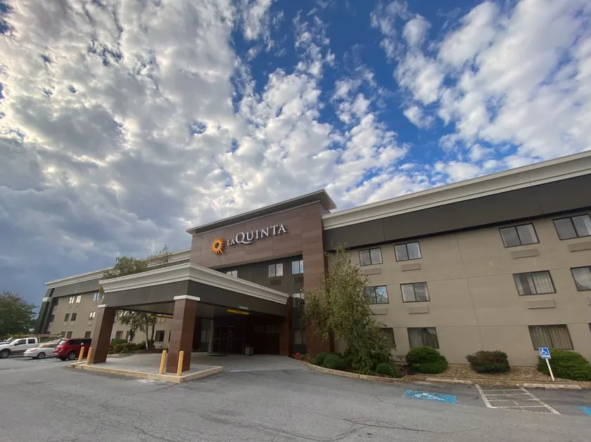 La Quinta by Wyndham Harrisburg Airport Hershey - Image 1