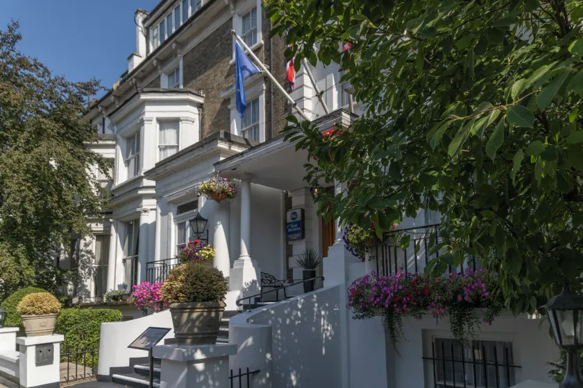 Best Western Swiss Cottage Hotel - Image 1