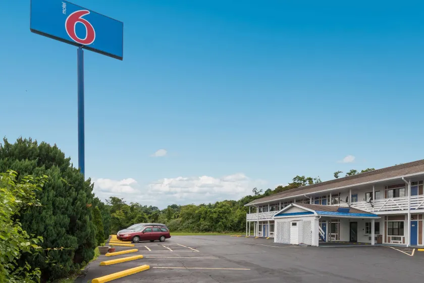 Motel 6-Parkersburg, WV - Image 1
