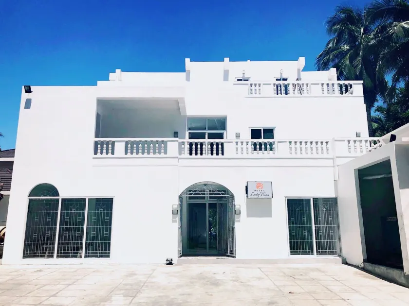 Hotel Lady Nina - Image 1