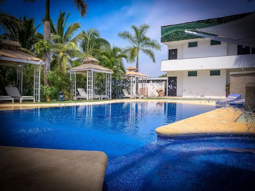 Sara Suites Ixtapa - Image 1