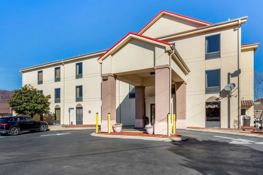 Econo Lodge Lookout Mountain - Image 1