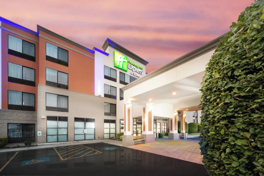 Holiday Inn Express Hotel & Suites Pasco-TriCities by IHG - Image 1