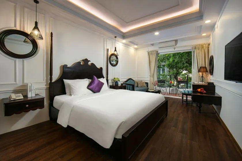 San Boutique Hotel & Travel - Image 1