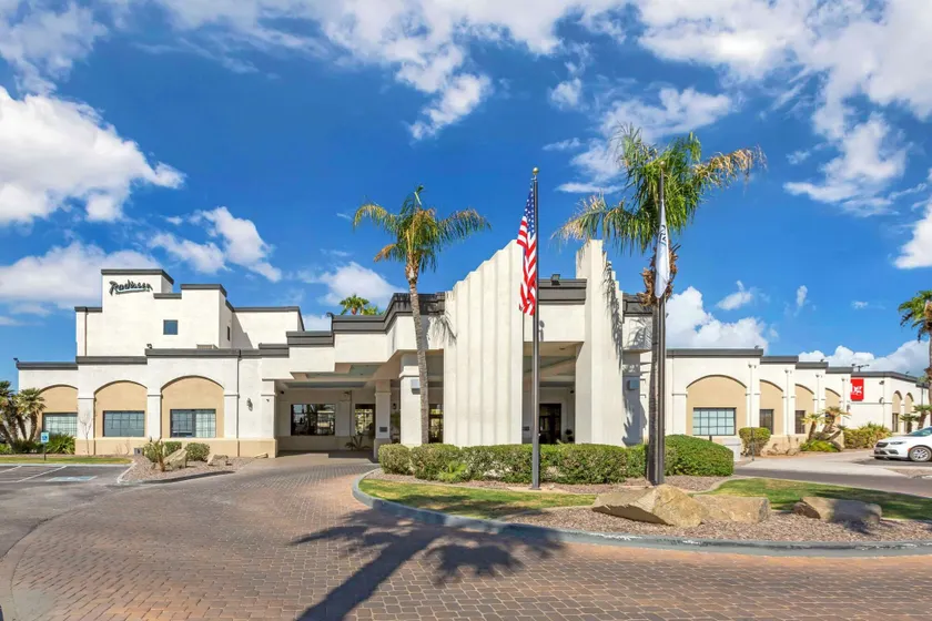 Radisson Hotel Casa Grande - Image 1