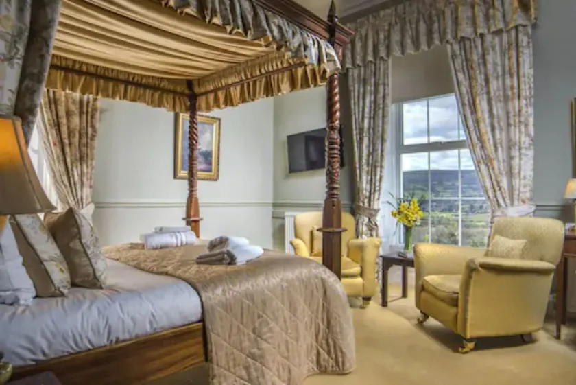 The Manor Hotel - Image 1