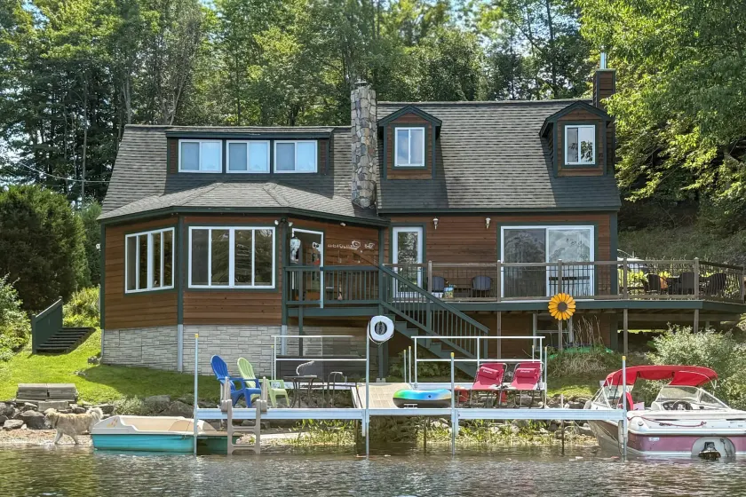 Dock & Views! Lakeside Family Escape in Wilton - Image 1