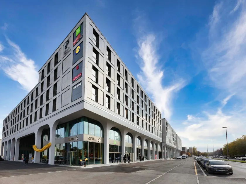 ibis Styles Muenchen Perlach - Image 1