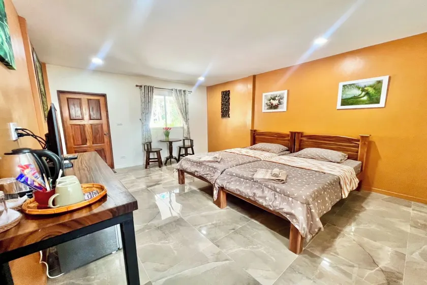 Koon Hom Apartment - Image 1