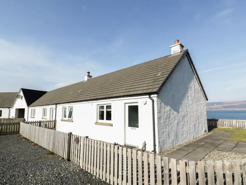 Poppies Cottage - Image 1