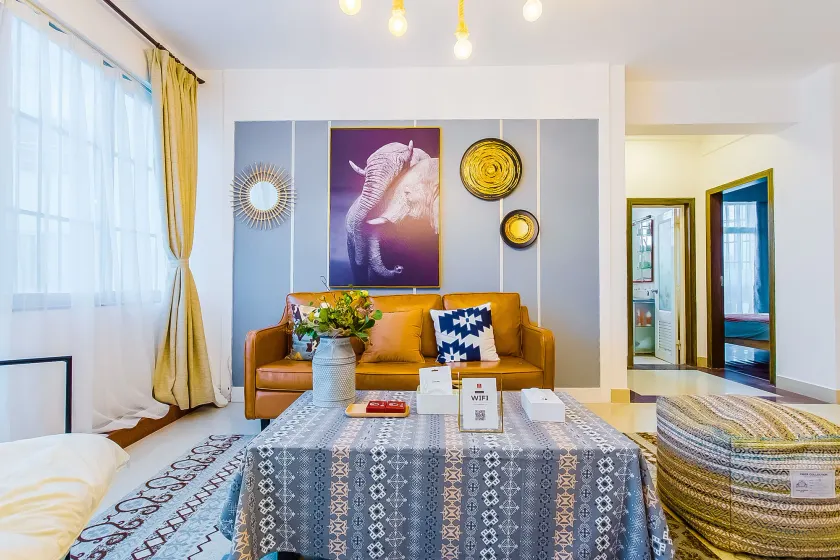 Locals Boutique Apartment Jiuzhou Port.7 - Image 1