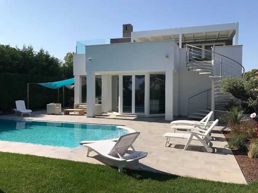 Super Villa With Private Pool in Isola Albarella by Beahost Rentals - Image 1