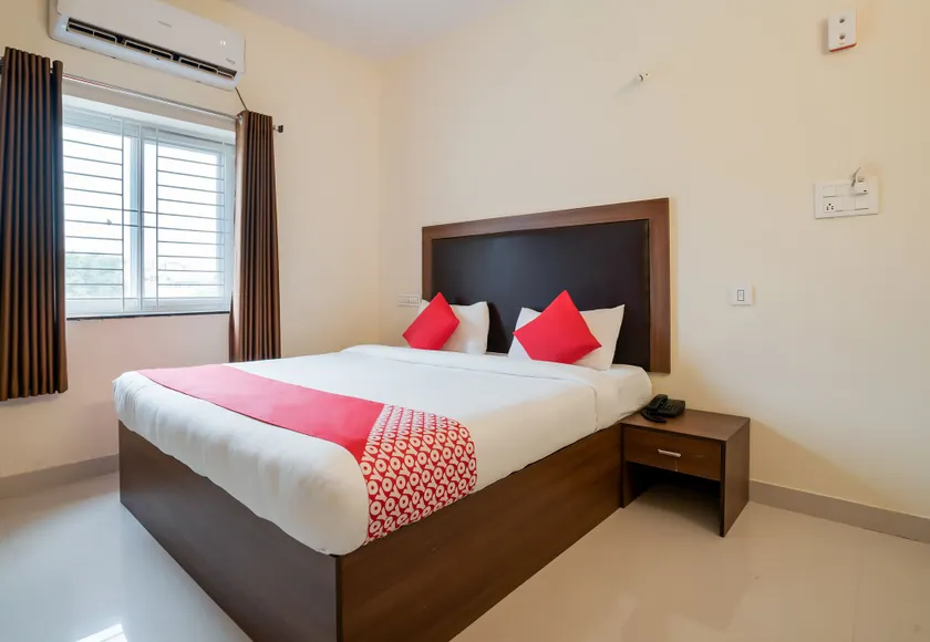Hotel O Gokul Grand Near SR Nagar Police Station - Image 1