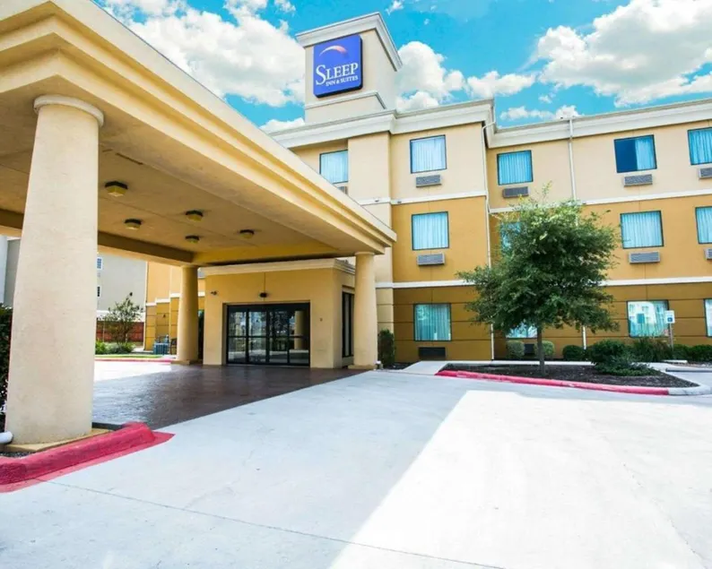 Sleep Inn & Suites New Braunfels - Image 1