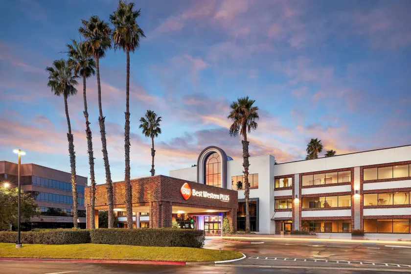 Best Western Plus Meridian Inn & Suites, Anaheim-Orange - Image 1