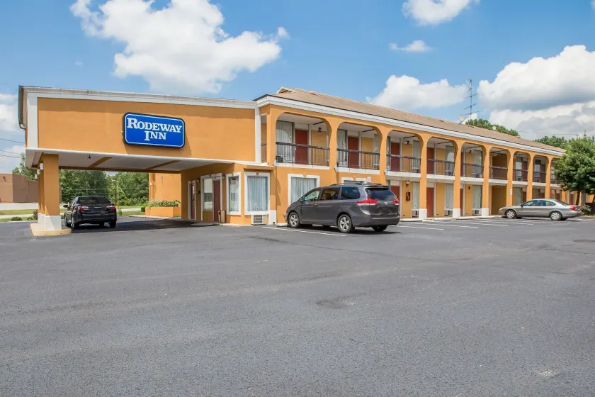 Rodeway Inn Laurens - Image 1