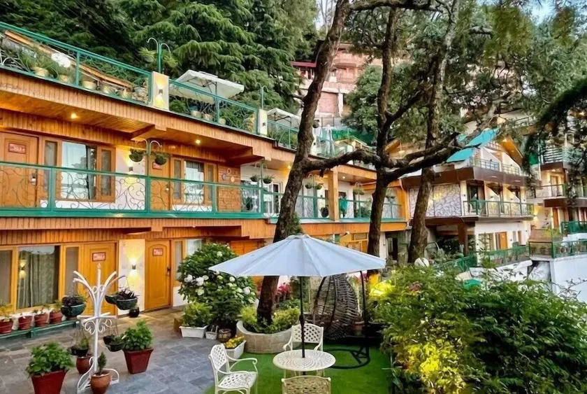 Mongas Hotel & Resort - Image 1