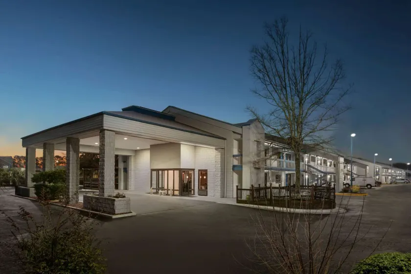 Baymont by Wyndham Wilmington - Image 1