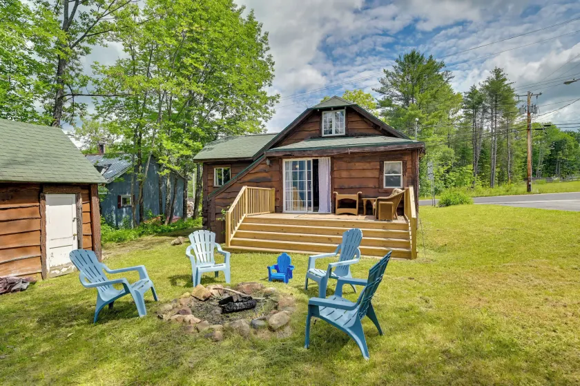 Rustic Caroga Lake Retreat: Fish, Hike & Ski! - Image 1