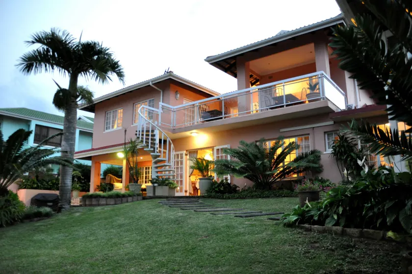 Blue Waves Lodge - Image 1