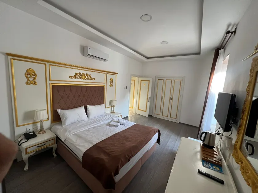 Nagas Premium Hotel - Image 1