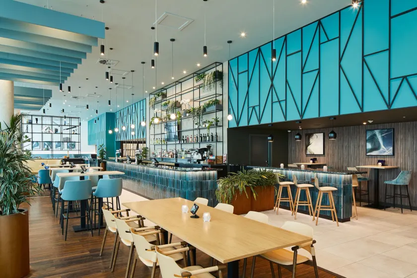 Courtyard by Marriott London Gatwick Airport - Image 1