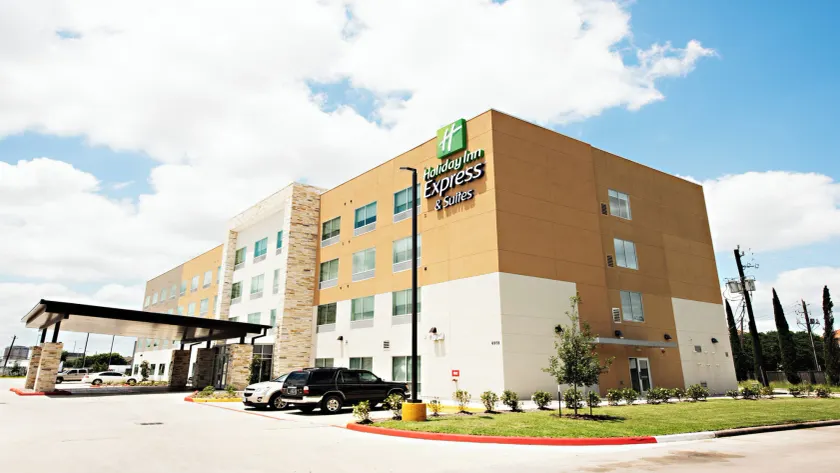 Holiday Inn Express & Suites Houston Southwest Galleria Area by IHG - Image 1