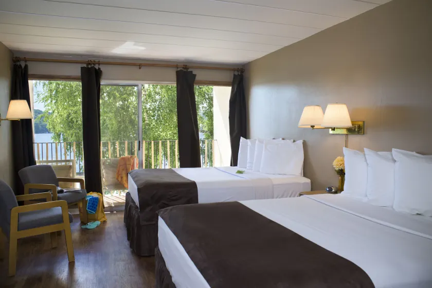 Delton Oaks Resort - Room