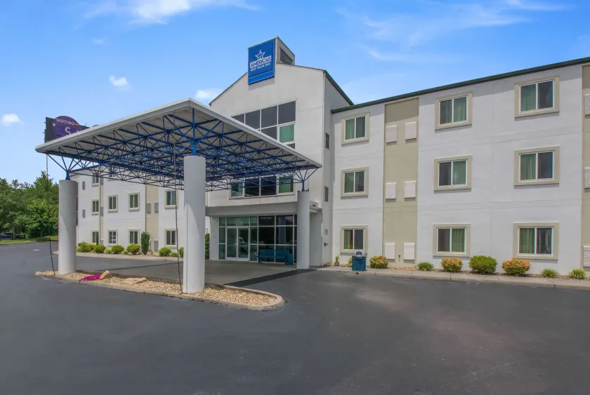 Americas Best Value Inn-Knoxville East - Image 1