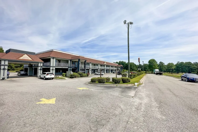 Executive Inn Ridgeway I-77 - Image 1