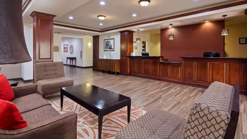 Best Western Granbury Inn and Suites - Image 1