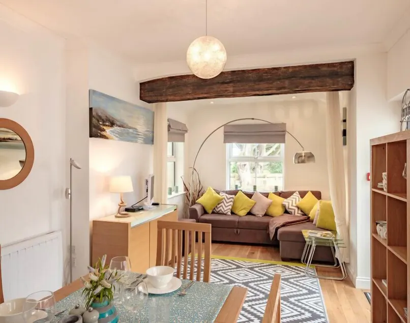 St Martins Apartment - Image 1