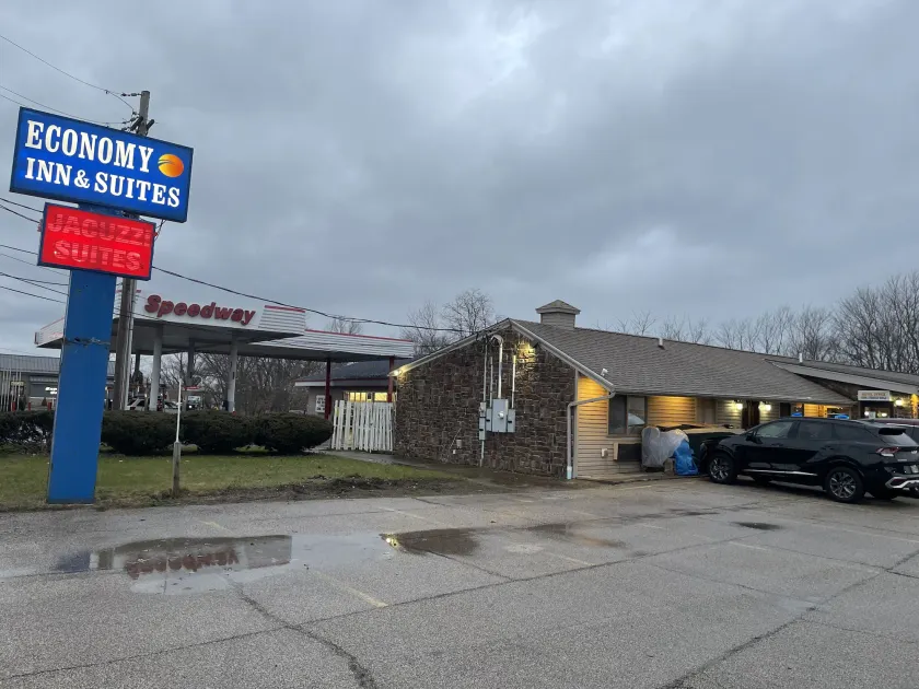 Economy Inn & Suites - Image 1