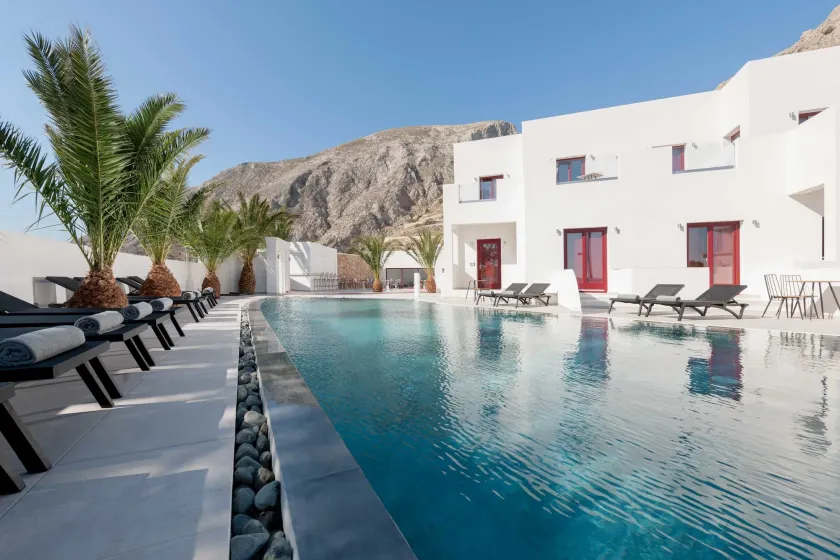 MAR n MAR CROWN HOTEL-SUITES - Image 1
