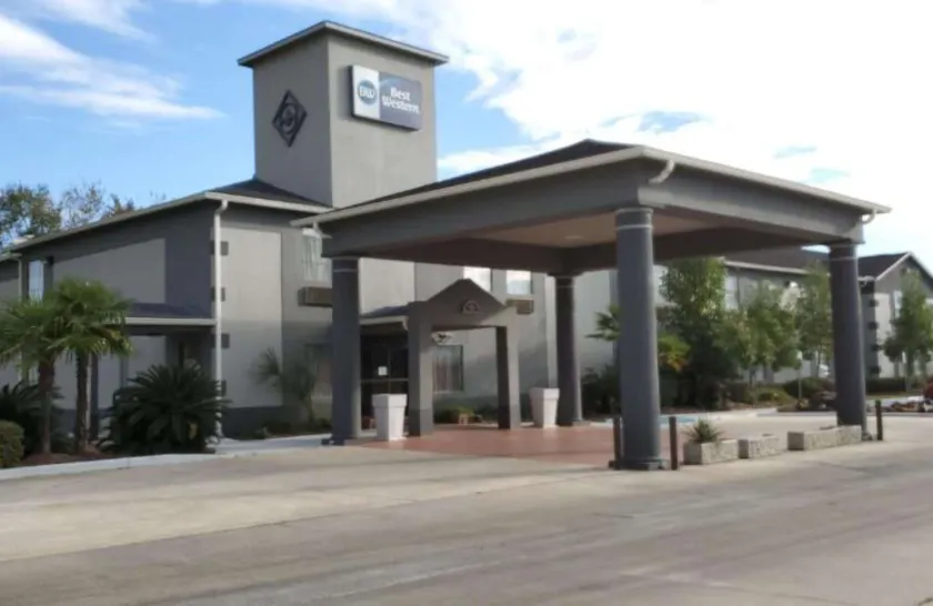 Best Western Zachary Inn - Image 1