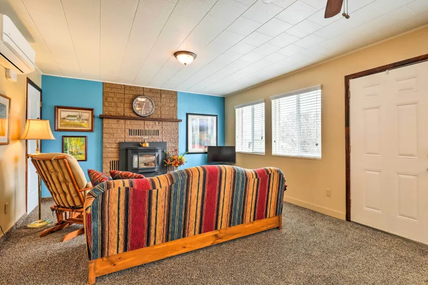 Tropic Family House - 10 Miles to Bryce Canyon! - Interior